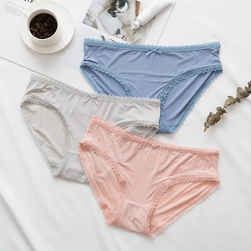 2022 New Simple Lace Trim Ladies Briefs Seamless and Comfortable Ice Silk Low-waist Girls' Underpants Cotton File Lingerie Sexy
2022 New Simple Lace Trim Ladies Briefs Seamless and Comfortable Ice Silk Low-waist Girls' Underpants Cotton File Lingerie Sexy