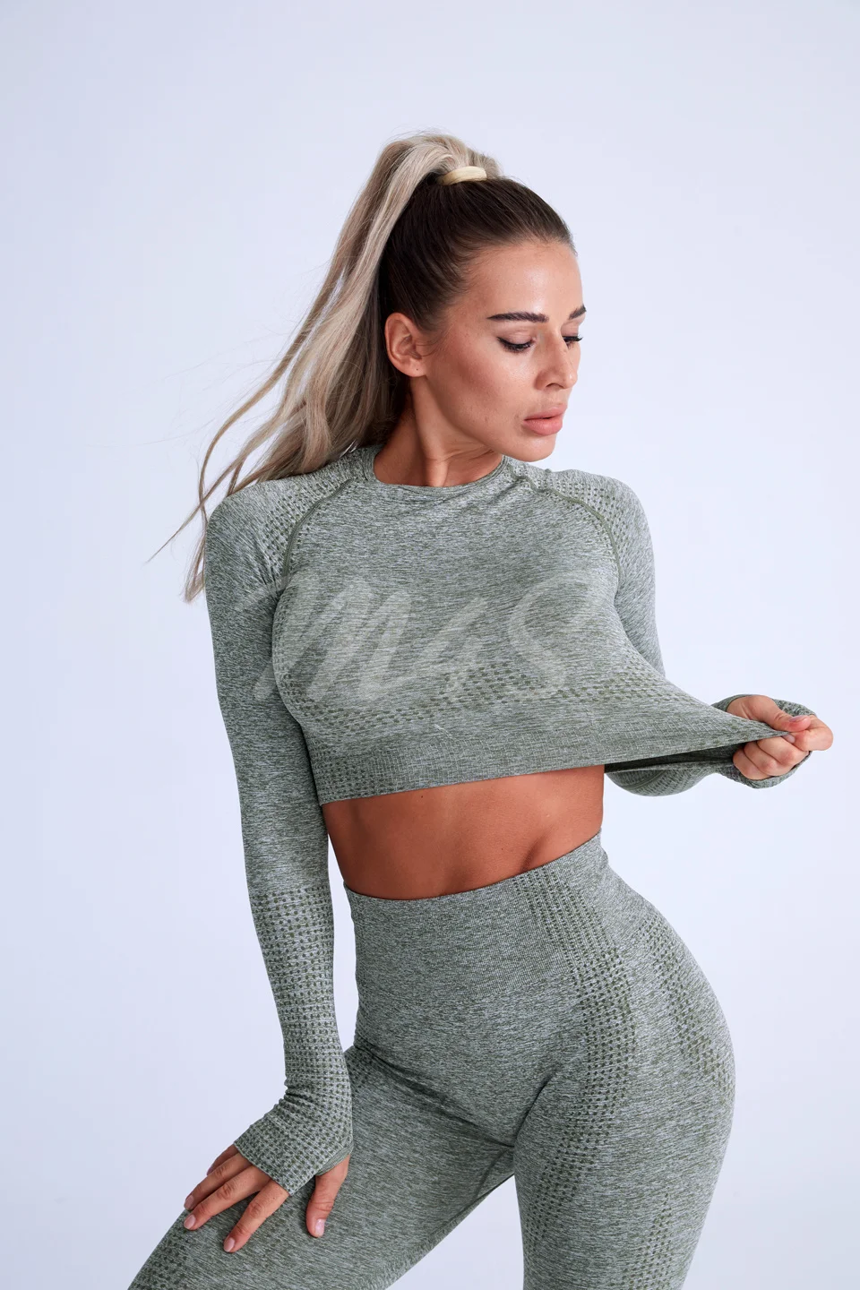 Ensemble Weibliche 2 Stück Yoga Set Frauen Nahtlose Daumen Loch Gym Workout Fitness Kleidung Sportswear Langarm Crop Top Leggings Ensemble Weibliche 2 Stück Yoga Set Frauen Nahtlose Daumen Loch Gym Workout Fitness Kleidung Sportswear Langarm Crop Top Leggings