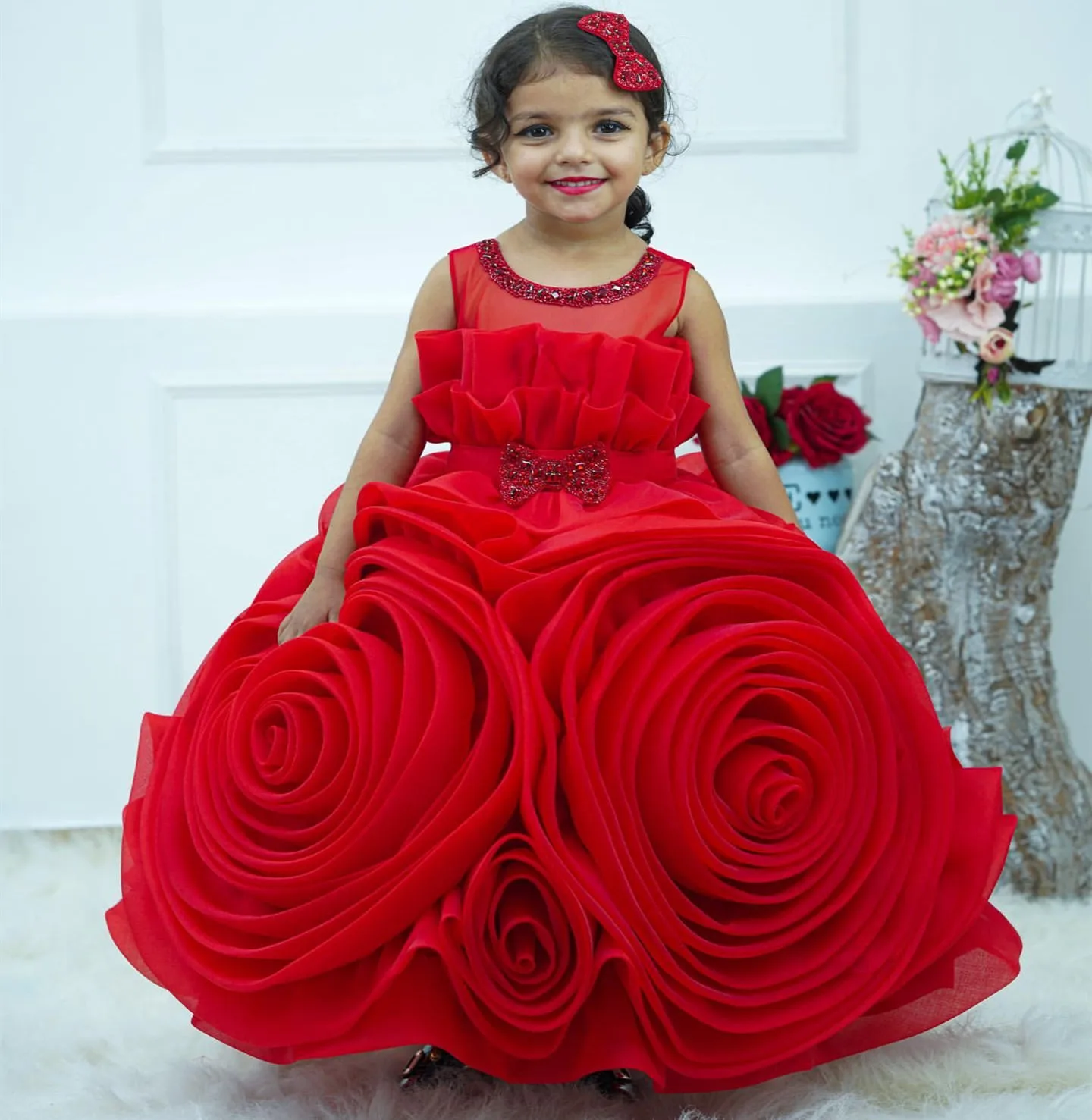 

2024 Red Lace Flower Girl Dresses Ball Gown Organza Tiers Little Girl Christmas Peageant Birthday Christening Tutu Dress Gowns