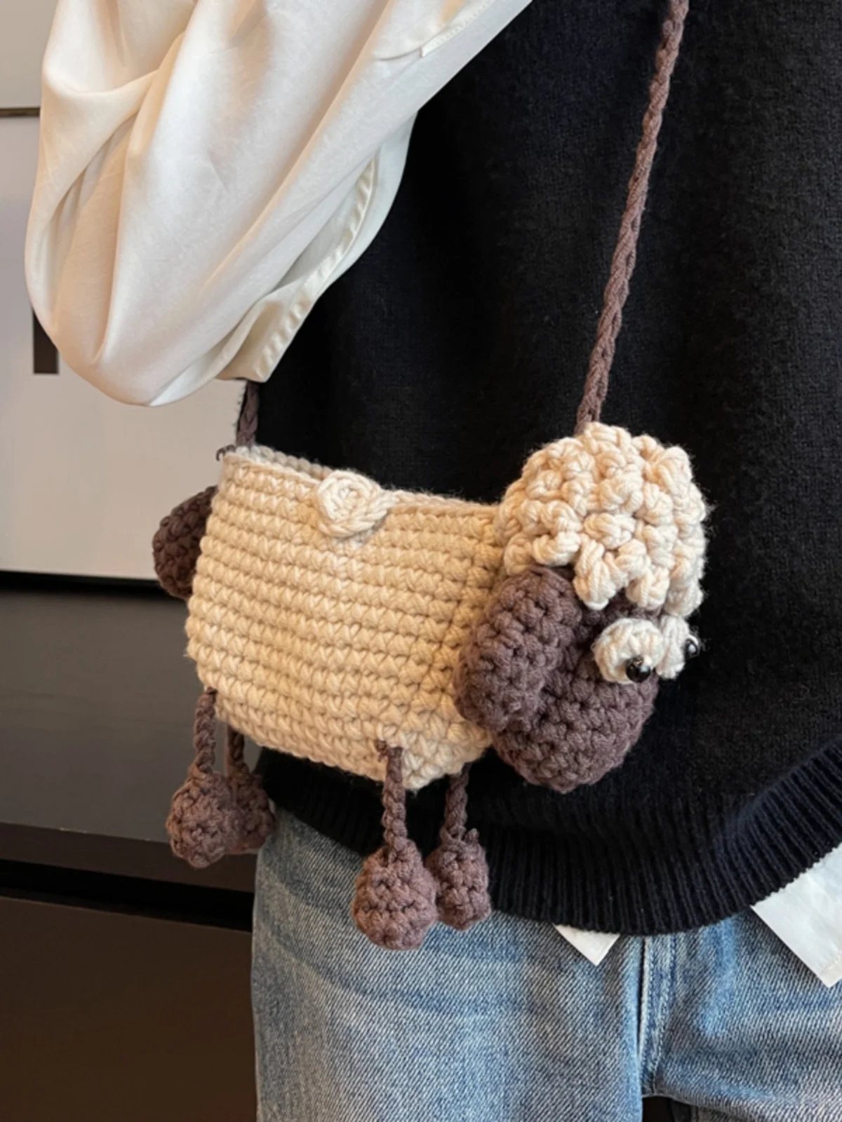 Knitted wool small female 2023 new cute sheep woven mobile phone niche ins crossbody bag
Knitted wool small female 2023 new cute sheep woven mobile phone niche ins crossbody bag