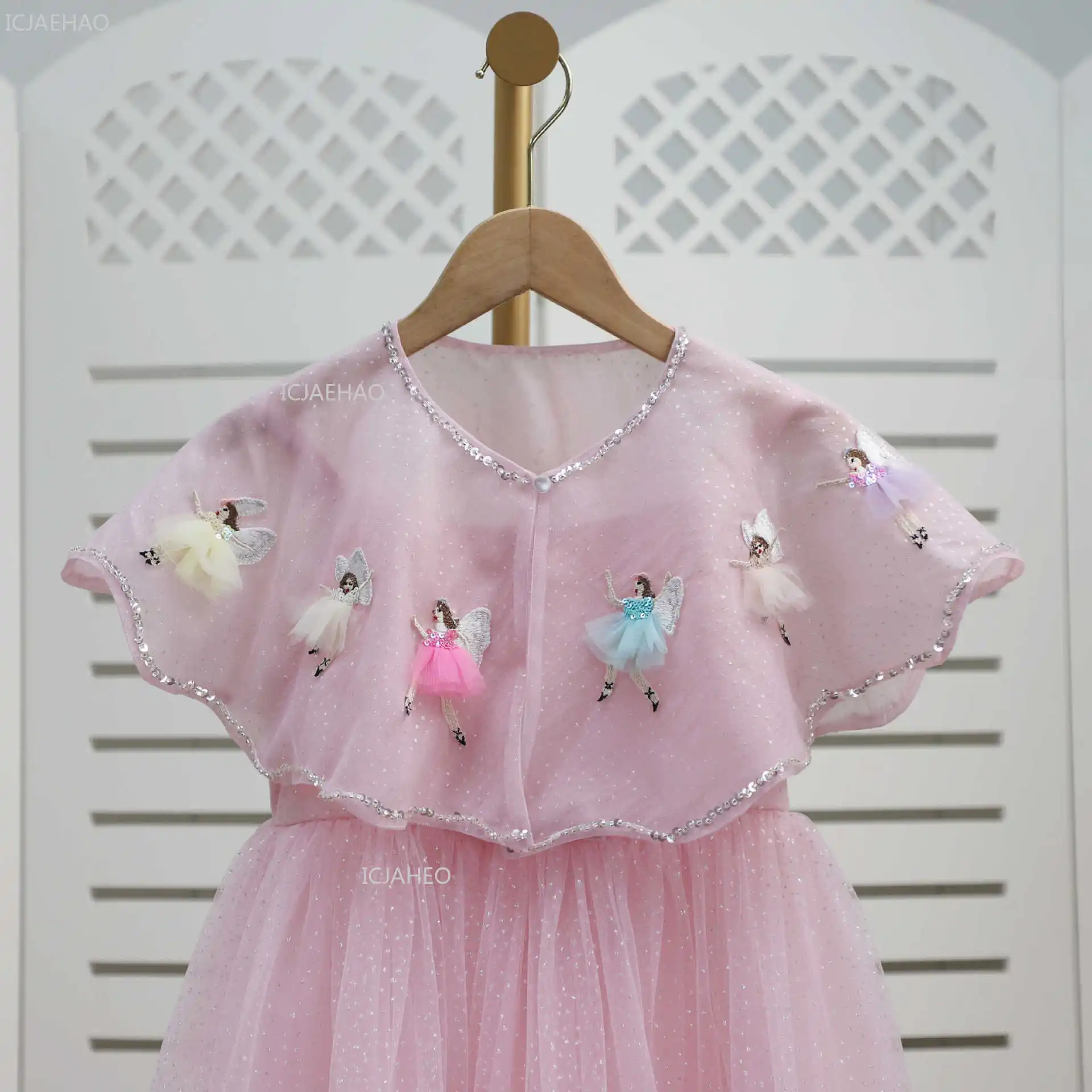 فستان بناتي بطبقات على شكل كعكة للأطفال بحزام سباغيتي من التول مع شال كيب للحفلات وحفلات الاحتفال الرسمي فستان بناتي بطبقات على شكل كعكة للأطفال بحزام سباغيتي من التول مع شال كيب للحفلات وحفلات الاحتفال الرسمي