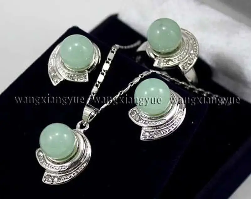 

Fashion Real Green Jade Round Beads Earrings & Ring & Necklace Pendant Set AAA