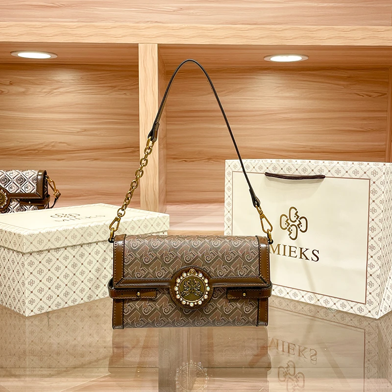 Retro style small square bag with new niche design trend One shoulder crossbody women's bag
Retro style small square bag with new niche design trend One shoulder crossbody women's bag