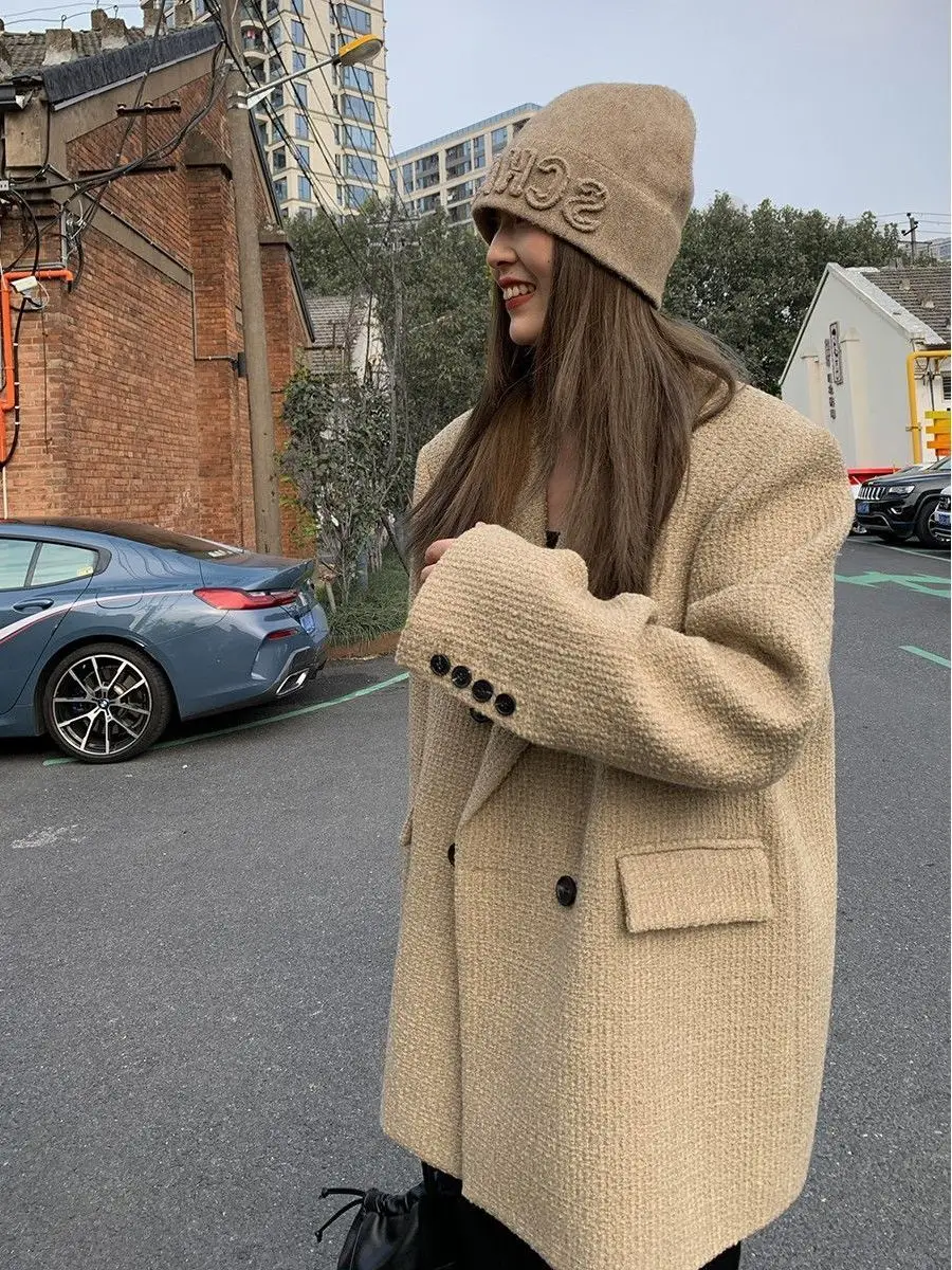 Chubby Girl Elegant Women's Suit Coat Autumn and Winter Plus Size 150kg Mid-length Loose Padded Cotton Quilted Suit Jacket Top
Chubby Girl Elegant Women's Suit Coat Autumn and Winter Plus Size 150kg Mid-length Loose Padded Cotton Quilted Suit Jacket Top