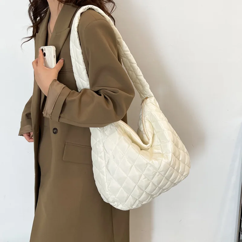Quilted Padded Crossbody Bag for Women Pleated Bubbles Cloud Shoulder Bags Large Tote Bucket Designer Bag Ruched Handbags 2023
Quilted Padded Crossbody Bag for Women Pleated Bubbles Cloud Shoulder Bags Large Tote Bucket Designer Bag Ruched Handbags 2023