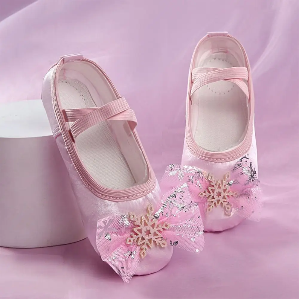 

1 Pair of Snow Girls' Dancing Shoes Indoor Bow Knot Shiny Cat Claw Shoes Professional Satin Princess Shoes Ballet