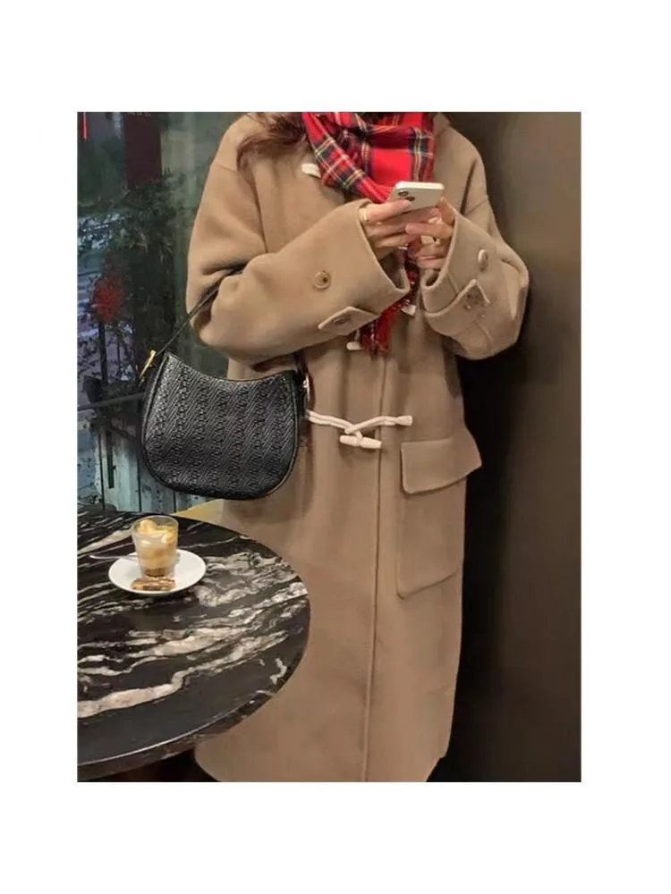 2022 Winter Korean Handmade Wood Button College Double-Sided Black Long Woolen Overcoat Women Hooded Loose 100% Wool Coat Jacket
2022 Winter Korean Handmade Wood Button College Double-Sided Black Long Woolen Overcoat Women Hooded Loose 100% Wool Coat Jacket
