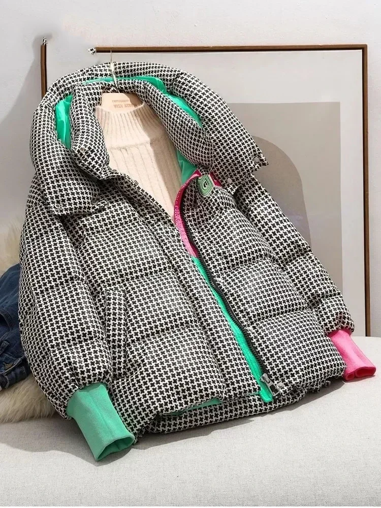 Women's Winter Plaid Jacket Thick Cotton Padded Parka Fashion Hooded Oversize Loose Free Wash Parkas Woman Puffer Jackets
Women's Winter Plaid Jacket Thick Cotton Padded Parka Fashion Hooded Oversize Loose Free Wash Parkas Woman Puffer Jackets