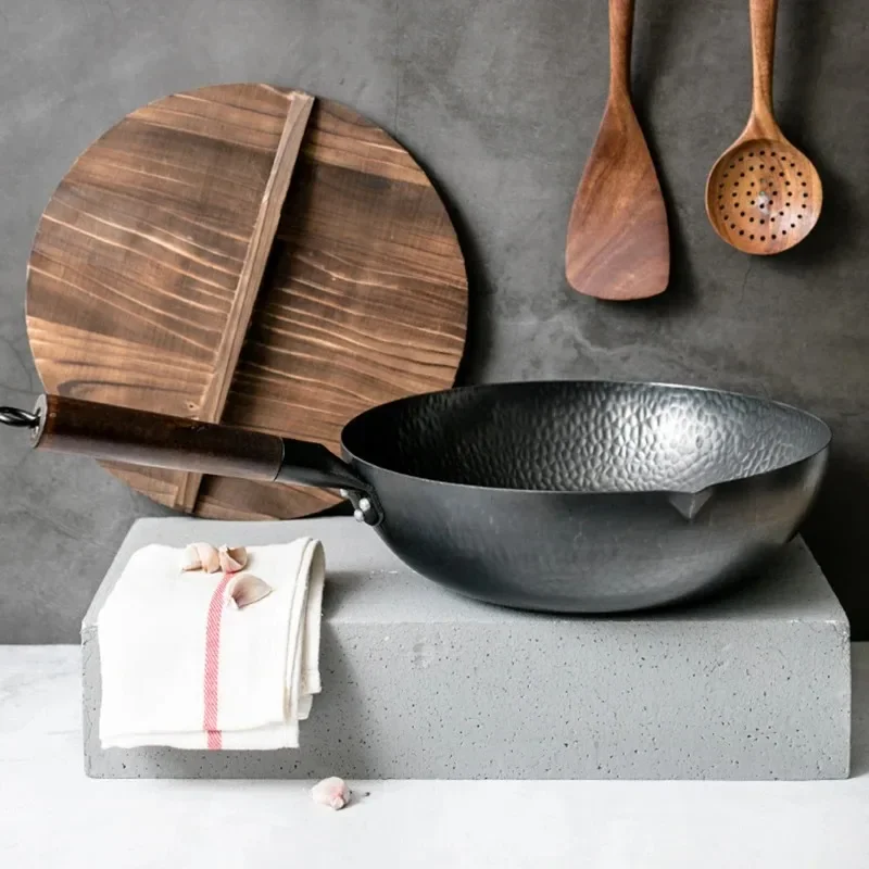 

Железная кастрюля 32 см, традиционная высококачественная металлическая антипригарная Кастрюля с деревянной крышкой, кухонная посуда для всех печей