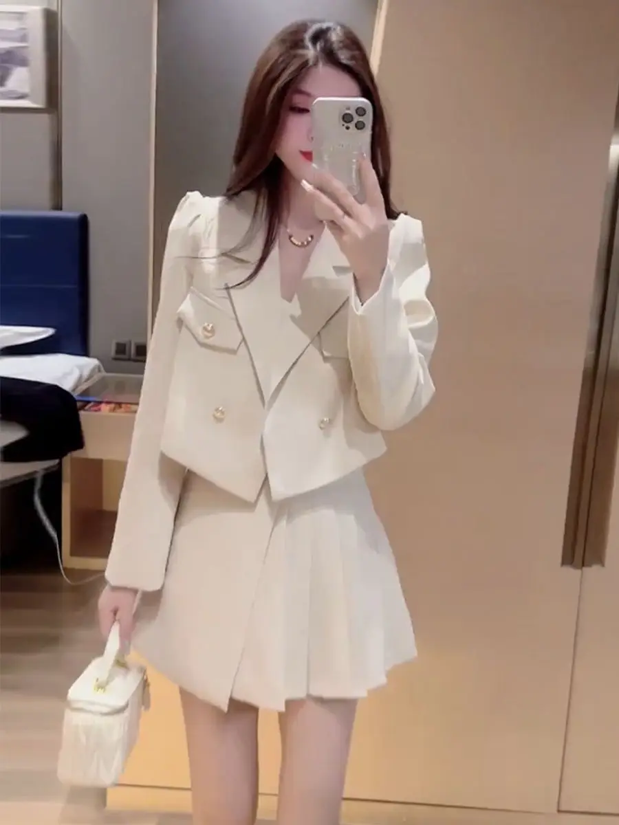 Spring Outfit for Women 2024 New Chic Style Blazer and High-Class Elegant Short Skirt Two-Piece Set Fashionable High Quality
Spring Outfit for Women 2024 New Chic Style Blazer and High-Class Elegant Short Skirt Two-Piece Set Fashionable High Quality