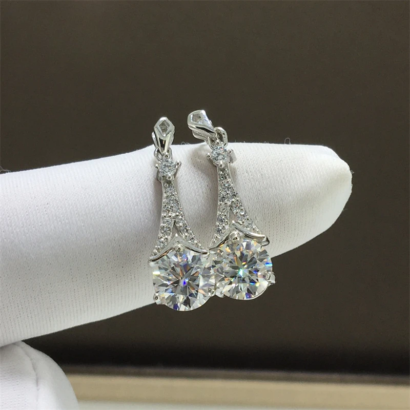 Original 14K White Gold Plated Brilliant Cut Total 2 Carat Diamond Selector Past D Color Moissanite Arrow Drop Earrings
Original 14K White Gold Plated Brilliant Cut Total 2 Carat Diamond Selector Past D Color Moissanite Arrow Drop Earrings
