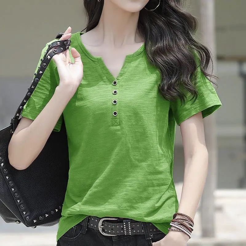 Fashion V-Neck Button Solid Color All-match T-Shirt Female Clothing 2023 Summer New Casual Pullovers Tops Loose Korean Tee Shirt
Fashion V-Neck Button Solid Color All-match T-Shirt Female Clothing 2023 Summer New Casual Pullovers Tops Loose Korean Tee Shirt