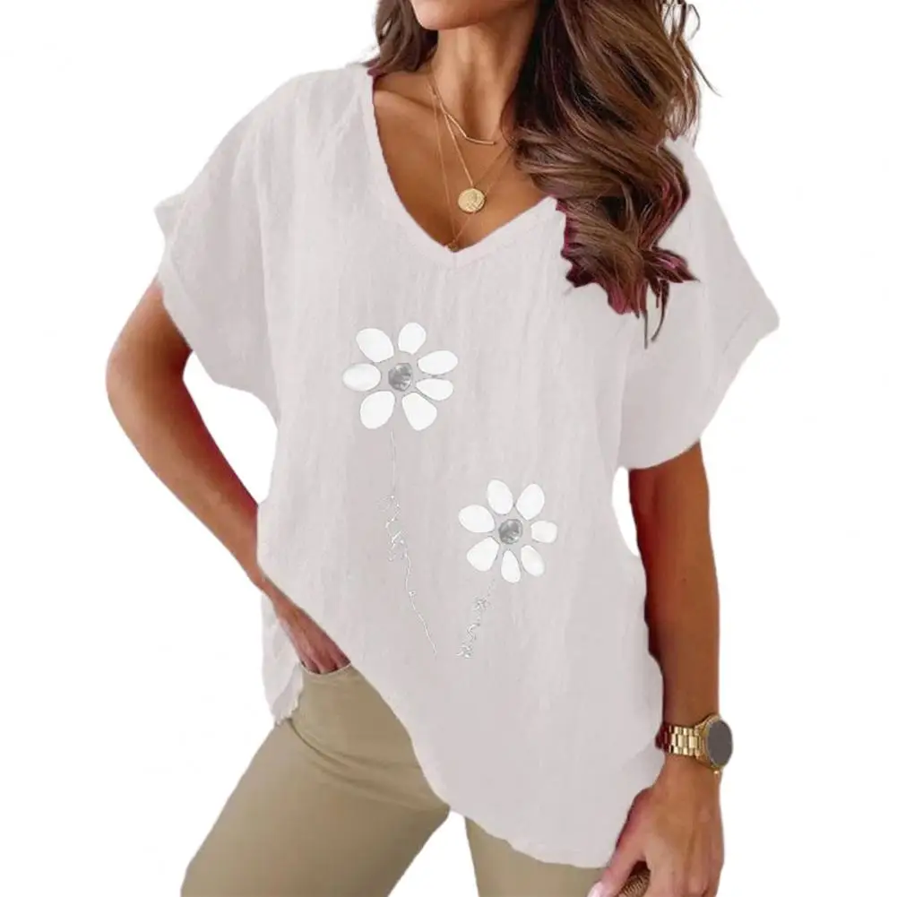 Women Summer V-neckline Top Floral V Neck Summer Tee Soft Breathable Top for Women Mid Length Loose Fit Wear Shirt Women Summer
Women Summer V-neckline Top Floral V Neck Summer Tee Soft Breathable Top for Women Mid Length Loose Fit Wear Shirt Women Summer