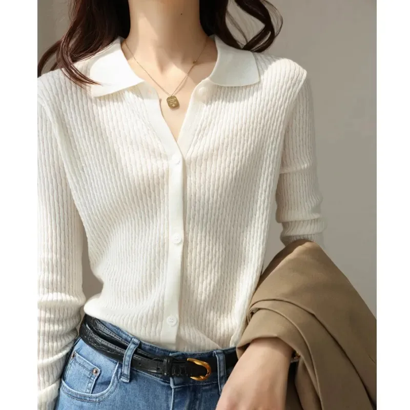 Temperament POLO lapel cashmere knit cardigan women's spring and autumn thin twist long sleeve slimming wool coat base top
Temperament POLO lapel cashmere knit cardigan women's spring and autumn thin twist long sleeve slimming wool coat base top