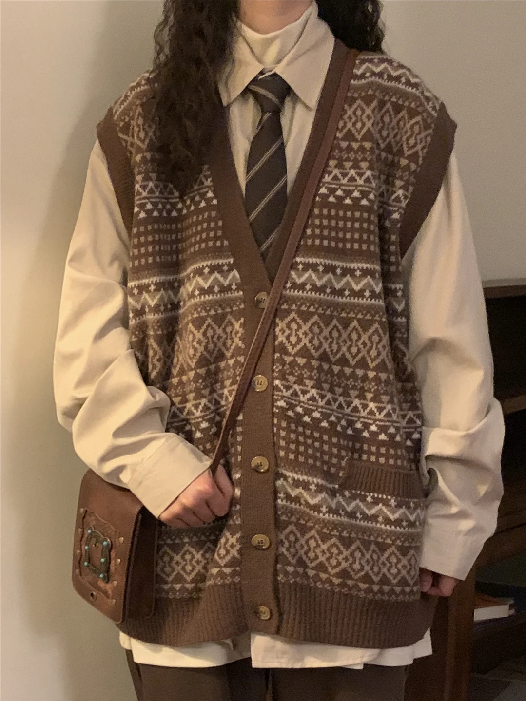 Two sets of college style vest jumper coat female students 2024 Korean fashion loose knitted cardigan v-neck top Harajuku
Two sets of college style vest jumper coat female students 2024 Korean fashion loose knitted cardigan v-neck top Harajuku