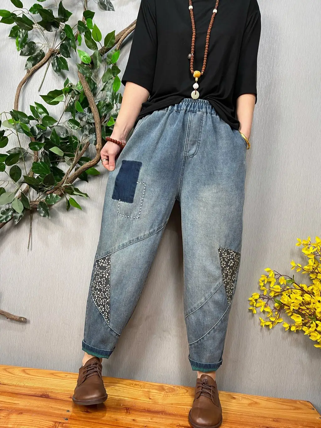 Spring Fashion Jeans For Women Chic Floral Patchwork Embroidery Vintage Washed Casual Loose Mom Harem Denim Pants Female Clothes
Spring Fashion Jeans For Women Chic Floral Patchwork Embroidery Vintage Washed Casual Loose Mom Harem Denim Pants Female Clothes