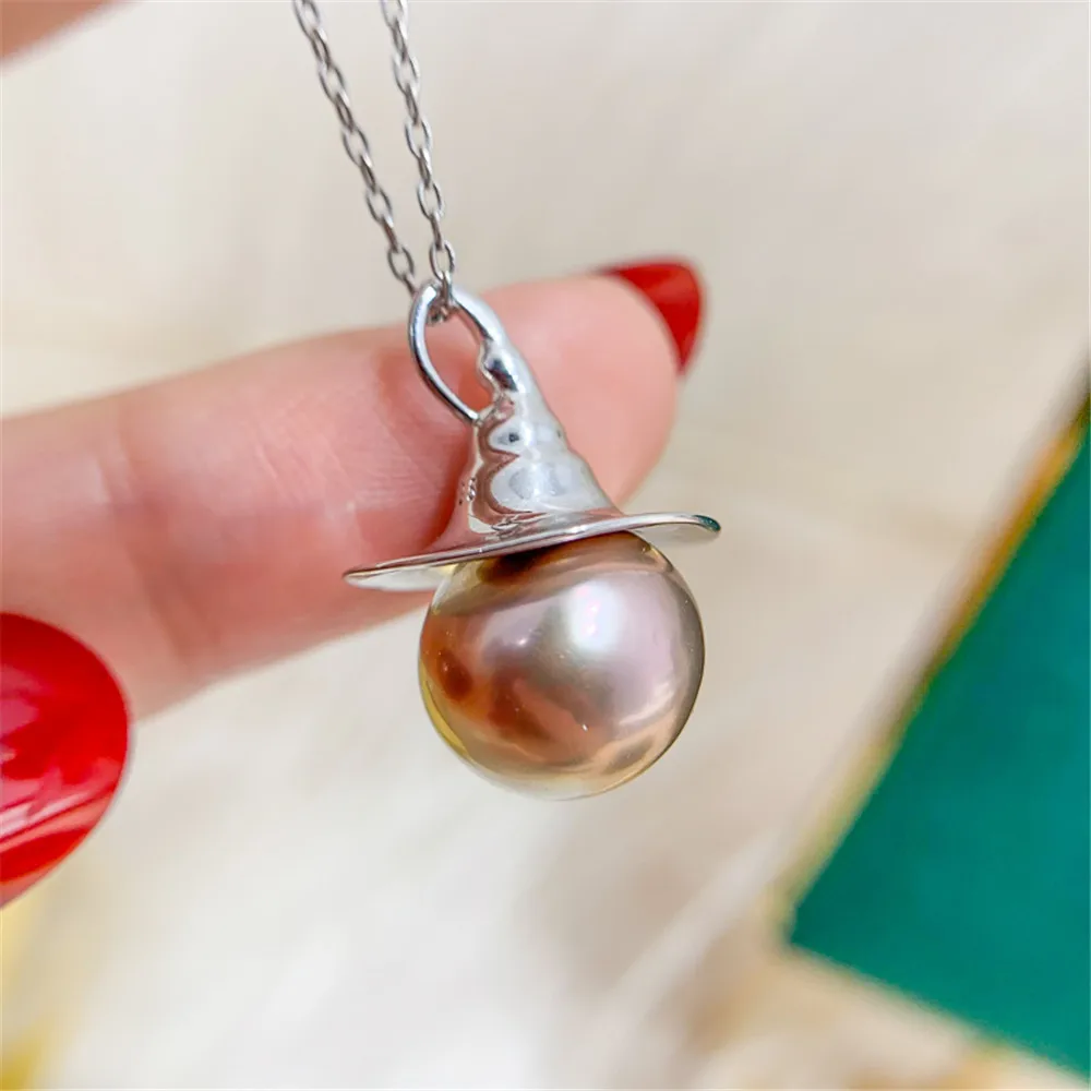 DIY Pearl Accessories S925 Sterling Silver Pendant Empty Toa Piao Magic Hat Necklace Pendant with 9-13mm Beads 
DIY Pearl Accessories S925 Sterling Silver Pendant Empty Toa Piao Magic Hat Necklace Pendant with 9-13mm Beads