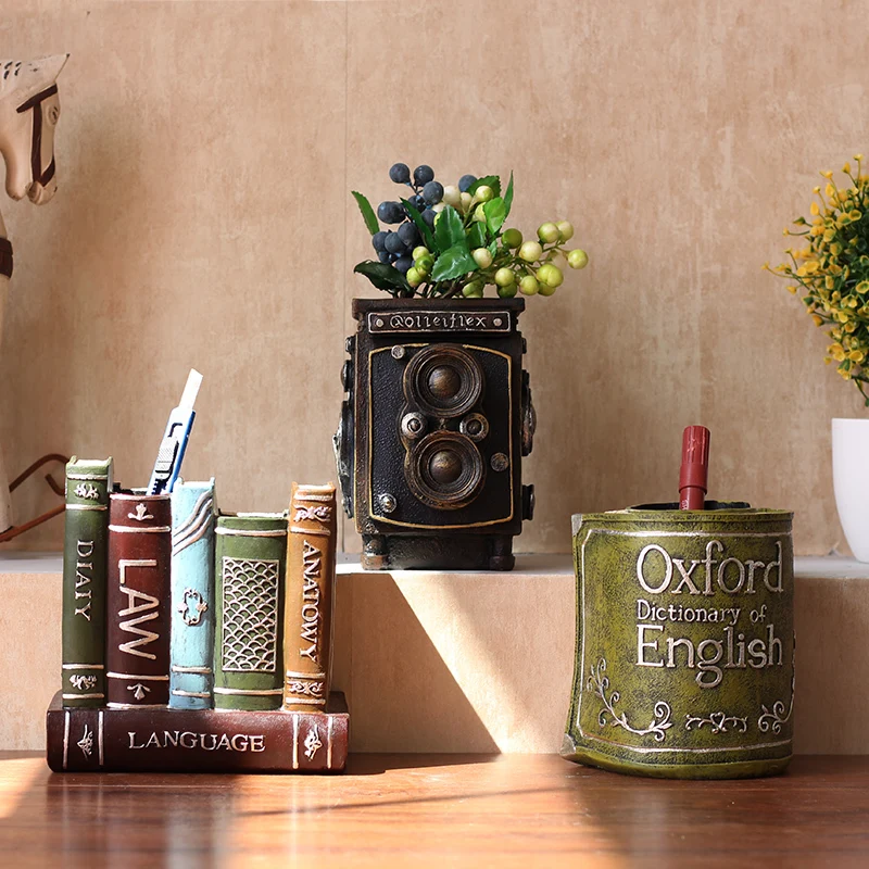 Retro Creative Pen Holder Decoration Desktop Home Living Room Office European-Style Multi-Functional Storage Box Decorations
Retro Creative Pen Holder Decoration Desktop Home Living Room Office European-Style Multi-Functional Storage Box Decorations