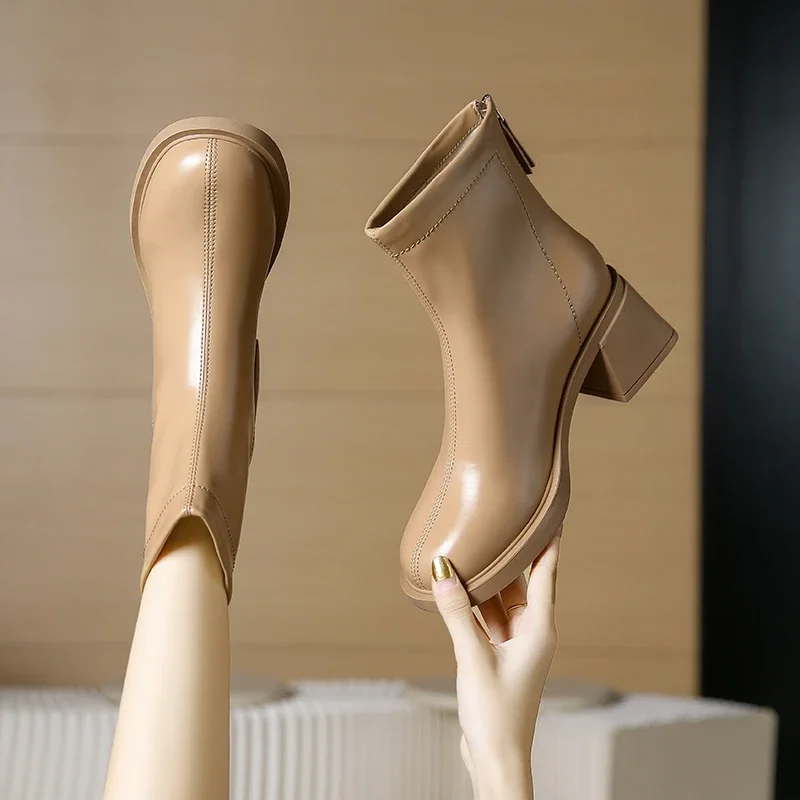 Spring, Autumn and Winter Genuine Leather French Short Boots Women's Shoes 2024 New Popular High Heel Slim Boots
Spring, Autumn and Winter Genuine Leather French Short Boots Women's Shoes 2024 New Popular High Heel Slim Boots