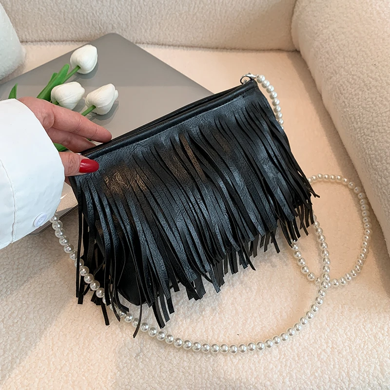 Fashion Tassel Shoulder Bag High Quality Soft Leather Handbag For Women 2023 New Retro Pearl Chain Crossbody Bag Small Black Bag
Fashion Tassel Shoulder Bag High Quality Soft Leather Handbag For Women 2023 New Retro Pearl Chain Crossbody Bag Small Black Bag