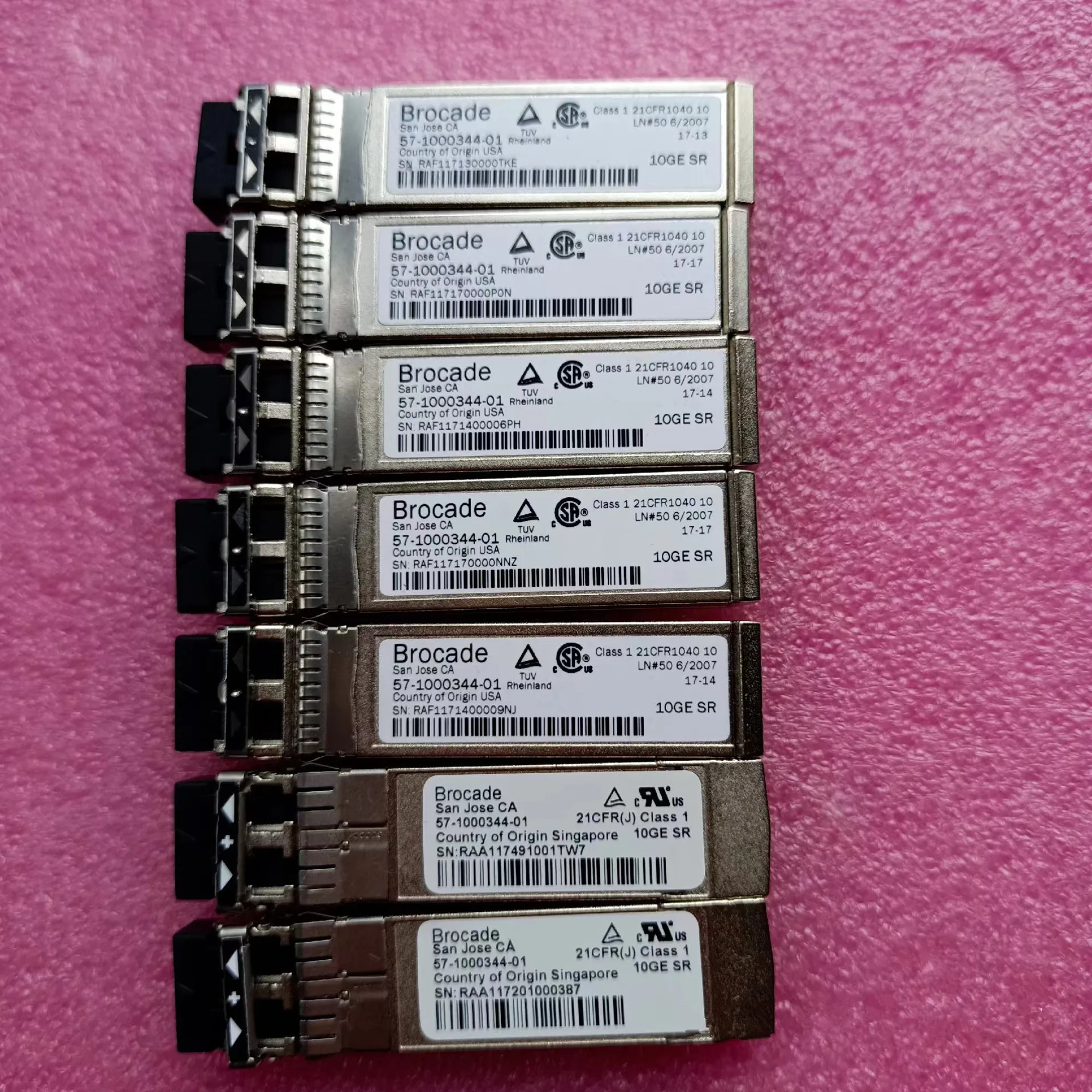 Brocade Fiber Module Adapter 10GE SR 57-1000344-01 SFP 10G 850NM Multimode Optical Transceiver
Brocade Fiber Module Adapter 10GE SR 57-1000344-01 SFP 10G 850NM Multimode Optical Transceiver