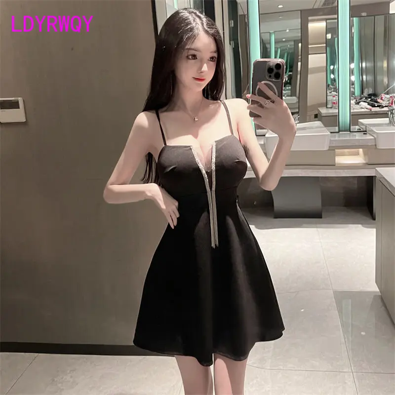 Nightclub Women's New Summer Low cut V-neck Open back Waist Bandeau Off shoulder Strap Dress
Nightclub Women's New Summer Low cut V-neck Open back Waist Bandeau Off shoulder Strap Dress