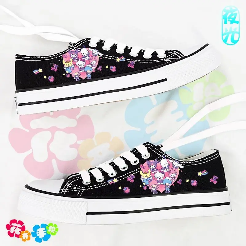 Весенняя парусиновая обувь Hello Kitty аниме Kawaii Sanrio Симпатичные Мультяшные студенты Kuromi повседневная спортивная обувь детские подарки
Весенняя парусиновая обувь Hello Kitty аниме Kawaii Sanrio Симпатичные Мультяшные студенты Kuromi повседневная спортивная обувь детские подарки