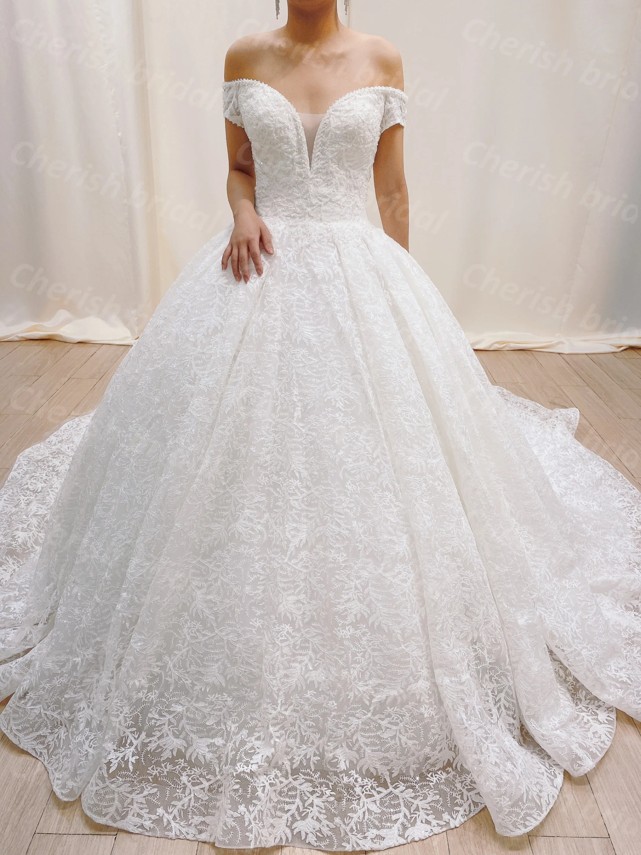 C1010B Elegant Wedding Dress for Bride Ball Gown Wedding Dresses for Woman Lace Applique and Sequin Princess Bridal Gown
C1010B Elegant Wedding Dress for Bride Ball Gown Wedding Dresses for Woman Lace Applique and Sequin Princess Bridal Gown