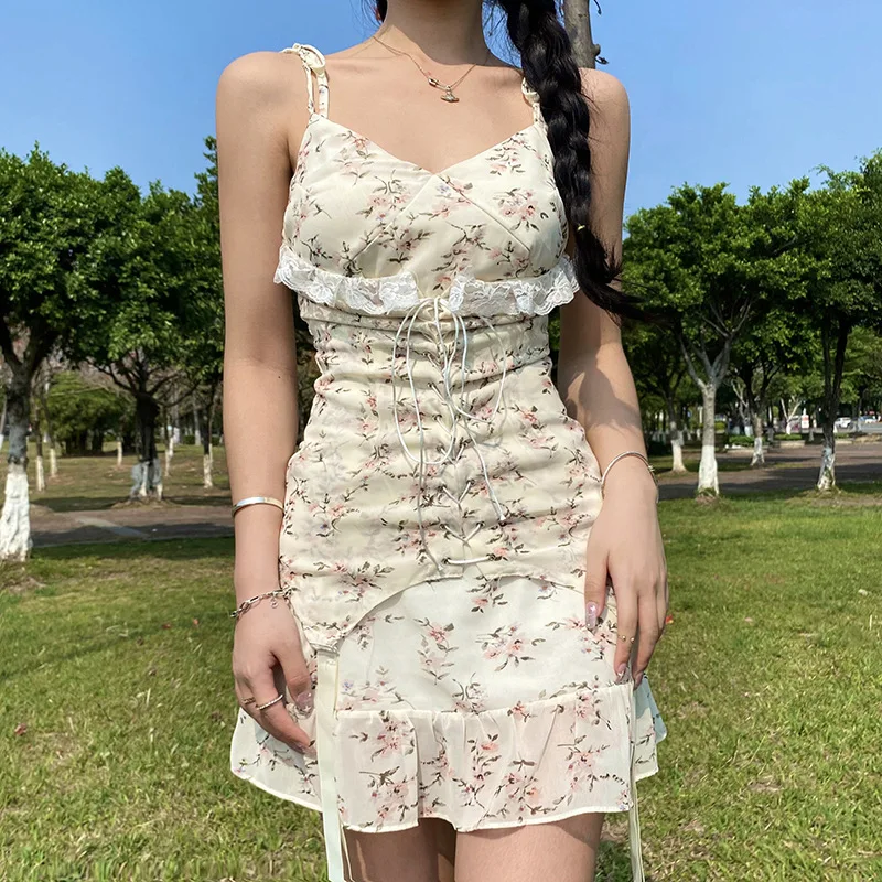 French Style Floral Print Lace Up Spaghetti Straps Mini Dress 2021 Ruffleds Elegant Temperament Sweet Summer Dresses for Women
French Style Floral Print Lace Up Spaghetti Straps Mini Dress 2021 Ruffleds Elegant Temperament Sweet Summer Dresses for Women