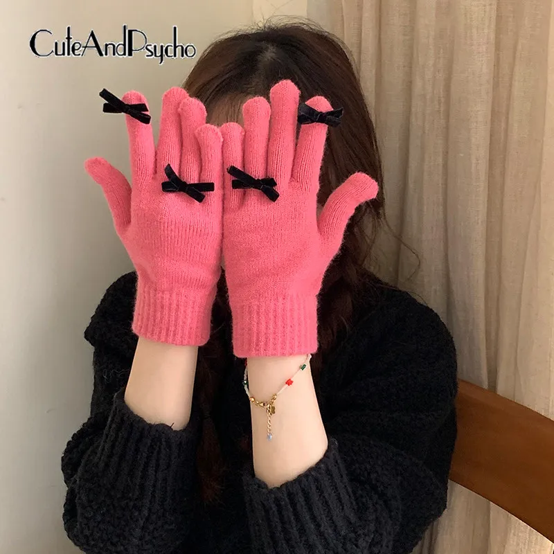 Cuteandpsycho Sweet Bow Warm Gloves Streetwear Patchwork Chic Winter Mittens Casual Vintage Aesthetic Cute Knitted Accessories
Cuteandpsycho Sweet Bow Warm Gloves Streetwear Patchwork Chic Winter Mittens Casual Vintage Aesthetic Cute Knitted Accessories