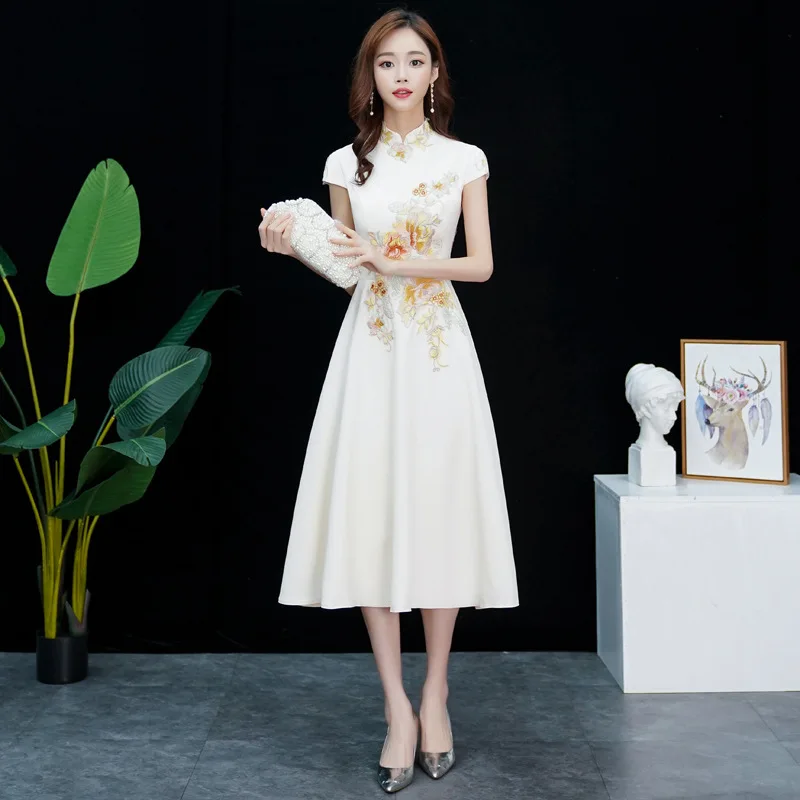 

Elegant Mandarin Collar Flower Embrodiery Applique A-Line Evening Dress Women Formal Gowns Robe De Soiree Cheongsam Size 3XL