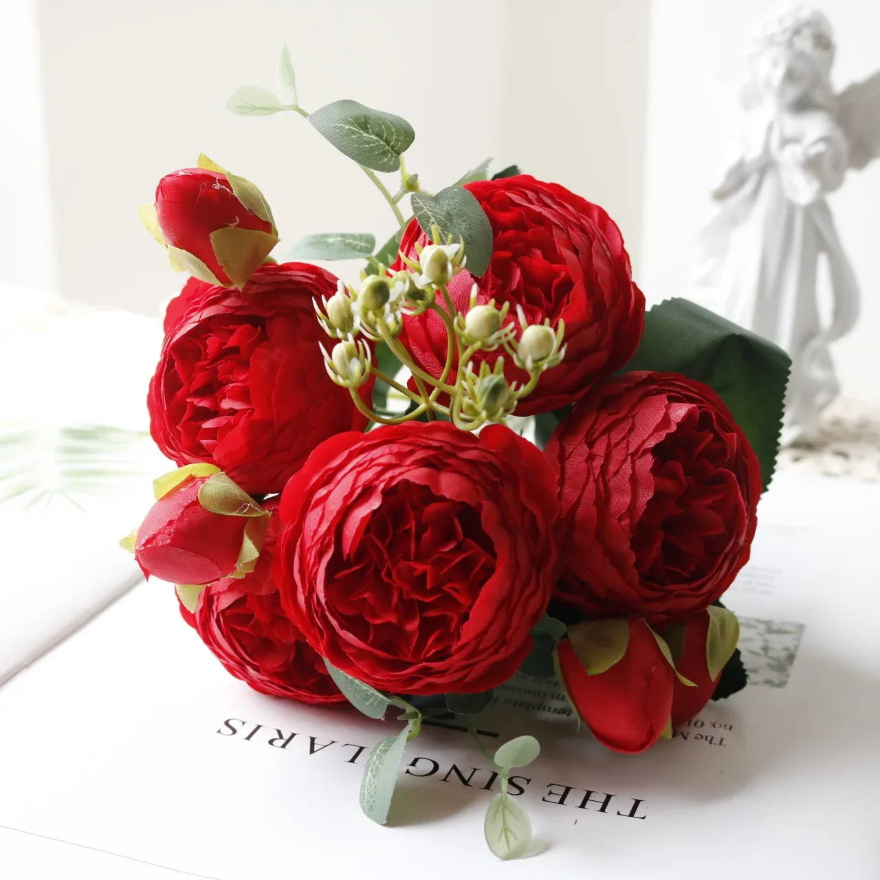 Artificial Flowers 5 Head Rose Simulation Flowers Korean Small Handle Bouquet Home Wedding Decoration Photography Props Gifts
Artificial Flowers 5 Head Rose Simulation Flowers Korean Small Handle Bouquet Home Wedding Decoration Photography Props Gifts