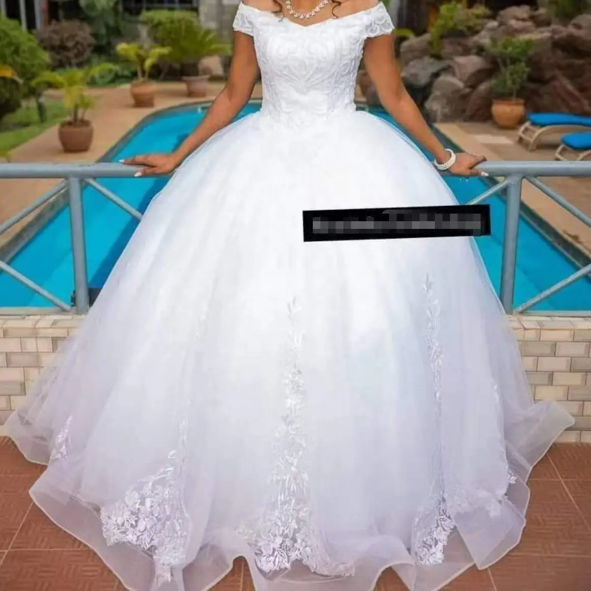 Beautiful Off the Shoulder Shinny Ballgown Wedding Dress Sweep Train Vestidos De Novia Shinny Beads Appliques Bridal Gowns
Beautiful Off the Shoulder Shinny Ballgown Wedding Dress Sweep Train Vestidos De Novia Shinny Beads Appliques Bridal Gowns