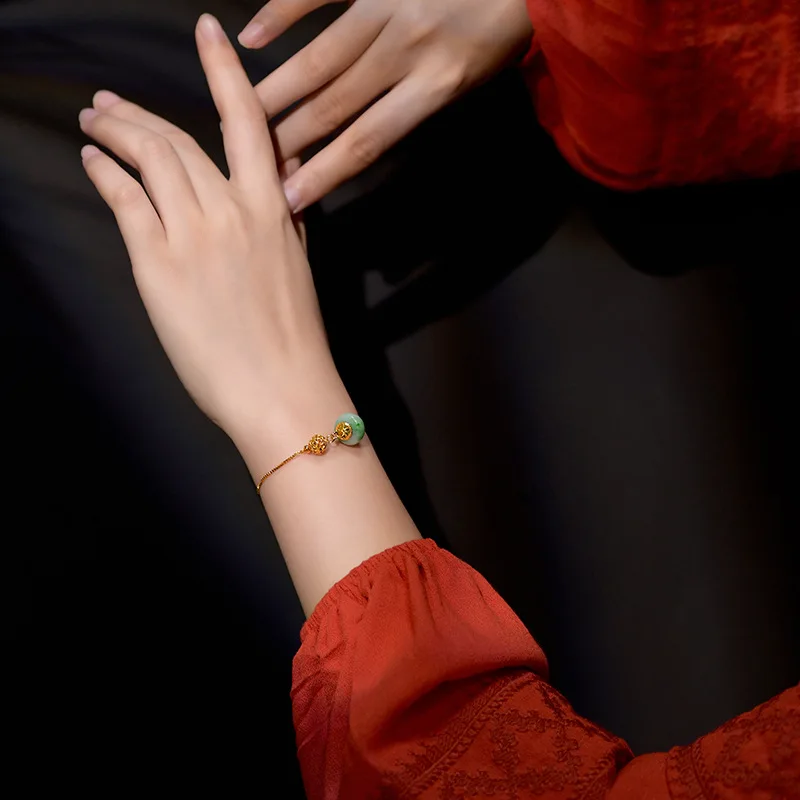 Natural jade jade with S925 Silver Plated with Gold bracelet female Personality Fashion
Natural jade jade with S925 Silver Plated with Gold bracelet female Personality Fashion