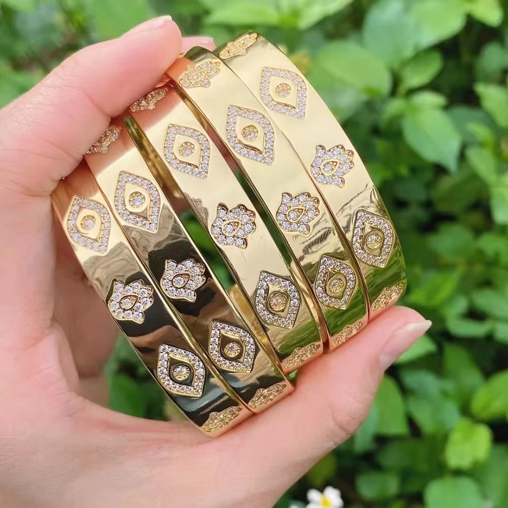 Браслет-манжета Tarot Eye с покрытием 24-каратным золотом и цирконом
Браслет-манжета Tarot Eye с покрытием 24-каратным золотом и цирконом