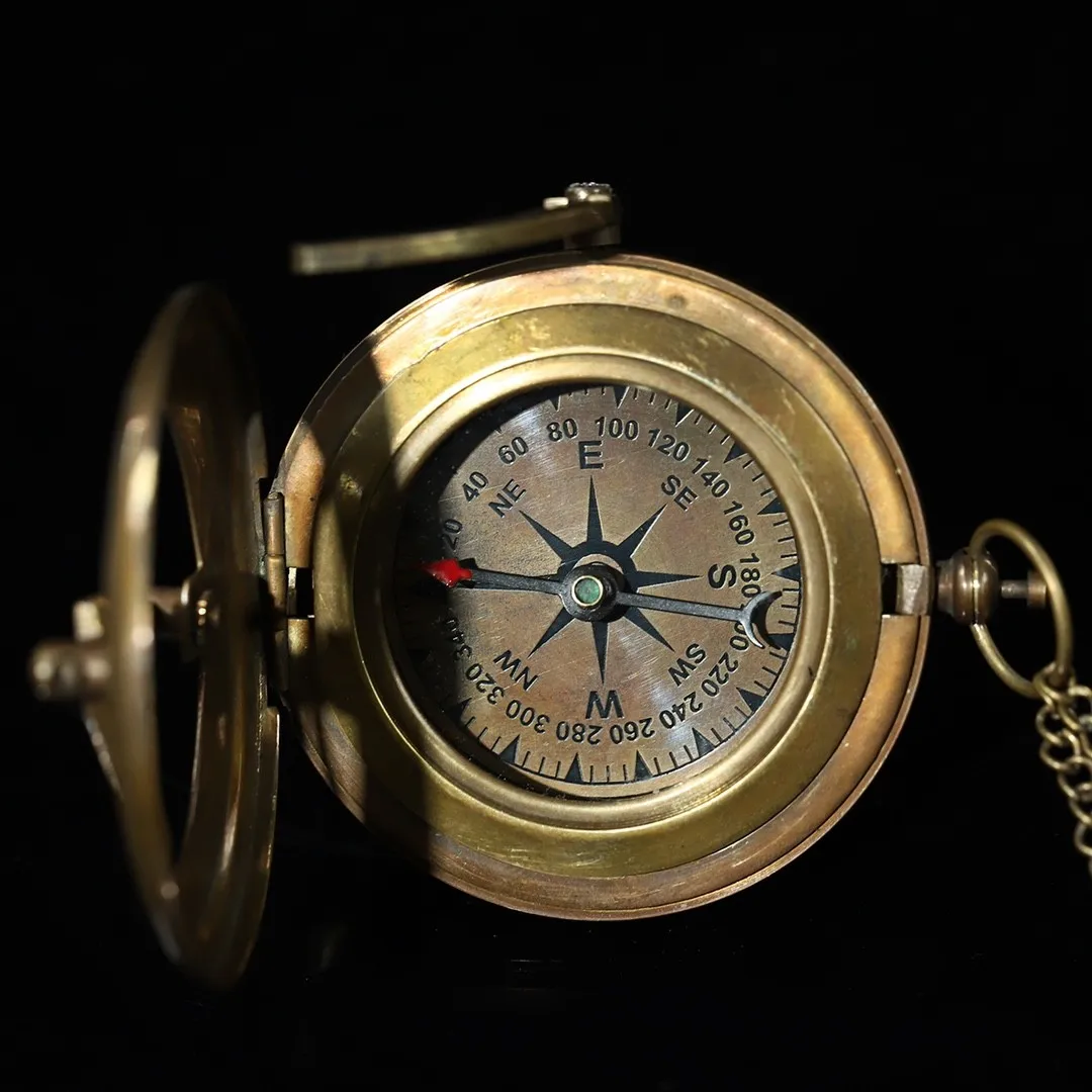 Yellow Copper Old Fashioned Compass Antique Collection Pocket Watch Type Navigation Outdoor Adventure Brass Compass Gift
Yellow Copper Old Fashioned Compass Antique Collection Pocket Watch Type Navigation Outdoor Adventure Brass Compass Gift