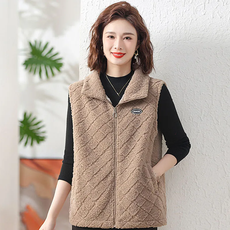 

2023 Winter Women Velvet Short Vests Fashion Elegant Simplicity Casual Thicken Coat Middle Aged Lady Sleeveless Warm Jacket