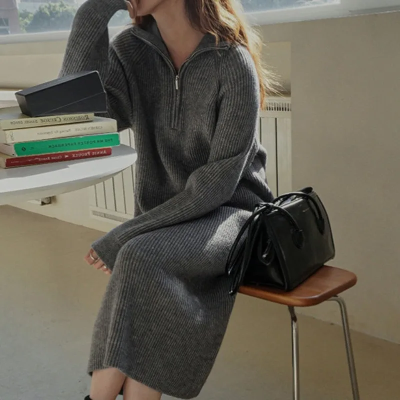 2023 Autumn Winter Mid length Knee Length Underlay Knitted Dress for Women Loose Fit Outwear Slim Retro Sweater Skirt
2023 Autumn Winter Mid length Knee Length Underlay Knitted Dress for Women Loose Fit Outwear Slim Retro Sweater Skirt