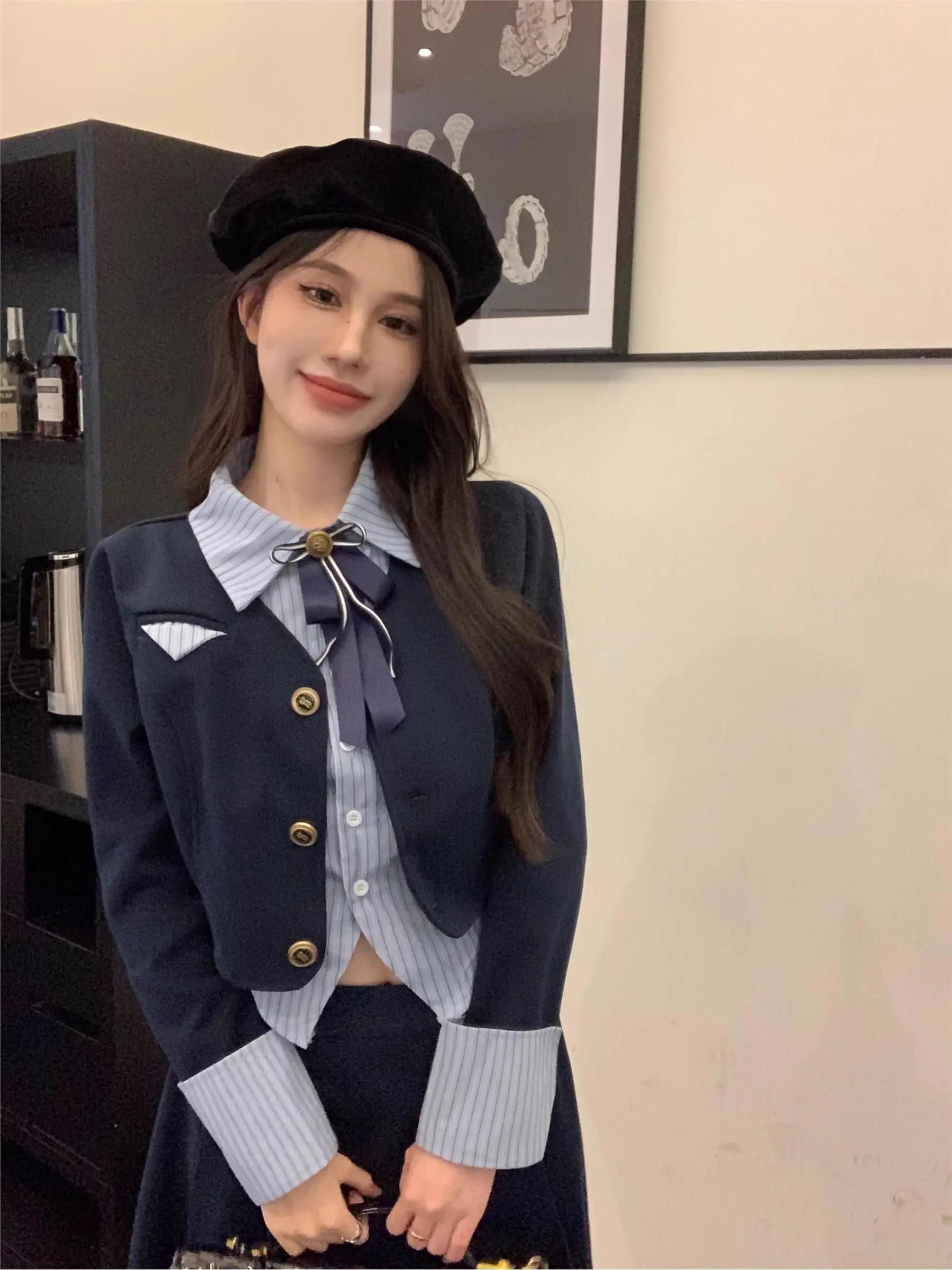 UNXX College Style Suit Set with Faux Two-piece Striped Patchwork Top for Women's Autumn Fashion Pleated Half-skirt Long Dress
UNXX College Style Suit Set with Faux Two-piece Striped Patchwork Top for Women's Autumn Fashion Pleated Half-skirt Long Dress
