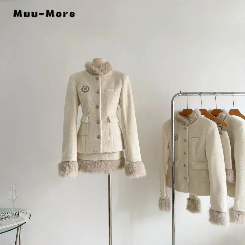 Женский комплект из двух предметов, элегантный однотонный винтажный однобортный пиджак и юбка-трапеция с бахромой, зимний костюм 2023 
Женский комплект из двух предметов, элегантный однотонный винтажный однобортный пиджак и юбка-трапеция с бахромой, зимний костюм 2023