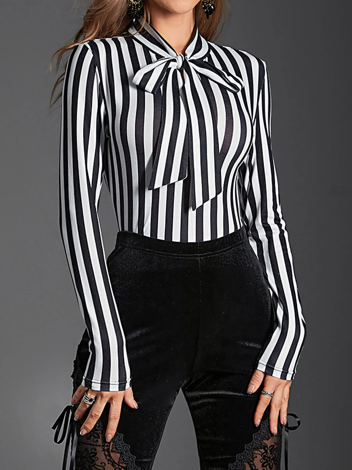 Goth Dark Striped Mall Gothic Aesthetic Blouses Vintage Grunge Punk Bow Lace Up Crop Tops Women Long Sleeve Autumn Slim T-shirts
Goth Dark Striped Mall Gothic Aesthetic Blouses Vintage Grunge Punk Bow Lace Up Crop Tops Women Long Sleeve Autumn Slim T-shirts