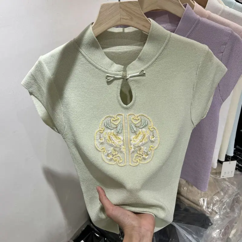 Chinese Style Summer New Women's Ice Shreds Short Sleeve Stand Collar Pan Button Hollow Out Elegant Loose Embroidery T-shirt Top
Chinese Style Summer New Women's Ice Shreds Short Sleeve Stand Collar Pan Button Hollow Out Elegant Loose Embroidery T-shirt Top