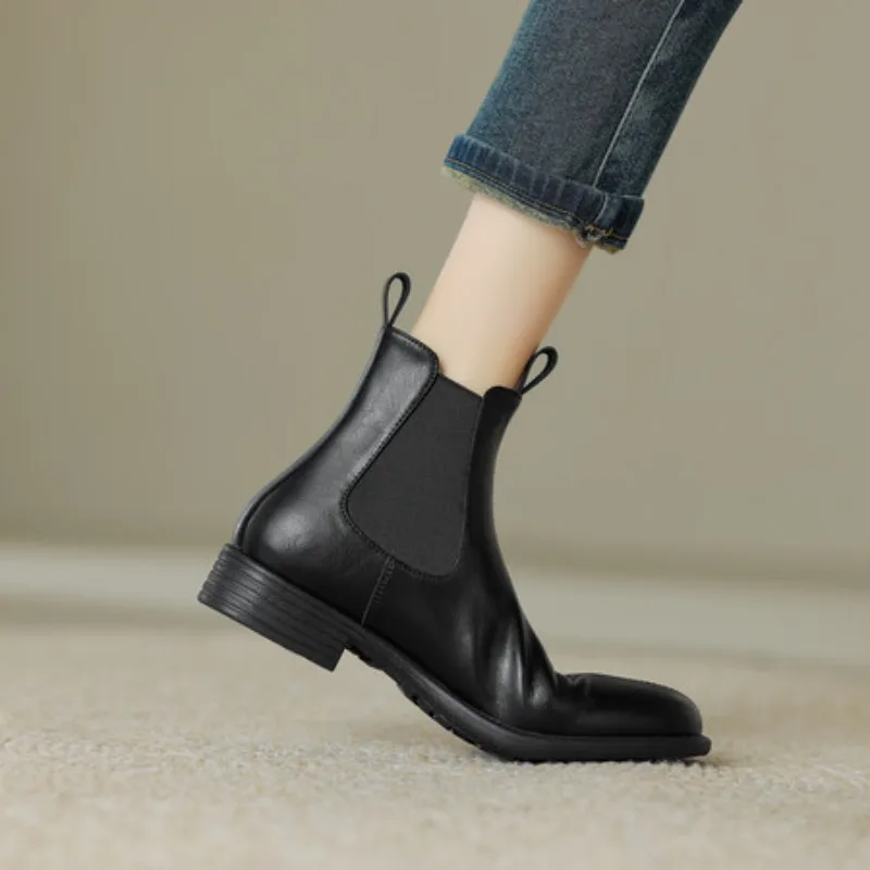 2024 New All-leather Polish Low Heel Commuter Simple Leather Chelsea Boots Plus Size Women's Ankle Boots 34-42 Women Shoes
2024 New All-leather Polish Low Heel Commuter Simple Leather Chelsea Boots Plus Size Women's Ankle Boots 34-42 Women Shoes