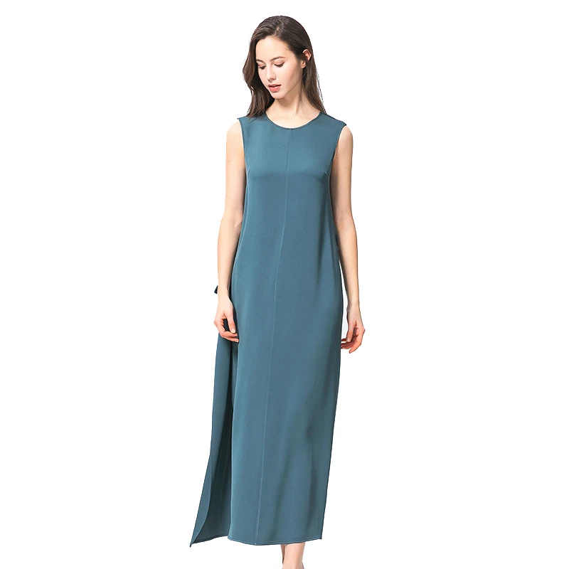Designer Silk Dresses for Women High Quality Natural Long Loose Vintage Dress Famous Luxury Fashion Elegant BLUE SLEEVELESS
Designer Silk Dresses for Women High Quality Natural Long Loose Vintage Dress Famous Luxury Fashion Elegant BLUE SLEEVELESS