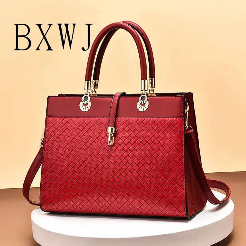 

Embossed Large Capacity Shoulder Bag Solid Color Leather Tote Handbags for Women Diamond Grid Pattern Business Crossbody Bags