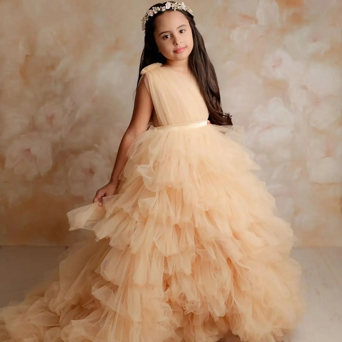 

Champagne Ball Gown Flower Girl Dresses for Photography Kids Birthday Pageant Gowns Tiered Ruffles Children Wedding Guest Gowns