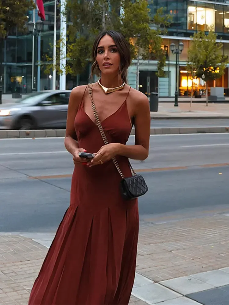 Vintage Brick Red Suspender Midi Dress For Women Chic V-neck Off Shoulder Backless Vestidos 2024 Spring Lady Elegant Streetwear
Vintage Brick Red Suspender Midi Dress For Women Chic V-neck Off Shoulder Backless Vestidos 2024 Spring Lady Elegant Streetwear