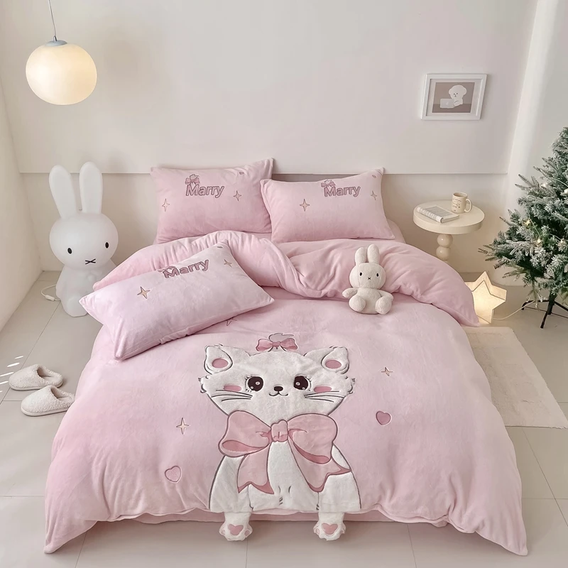Pink Cute Cartoon kitty Applique Embroidery Velvet Fleece Warm Bedding Set Single Double Queen Duvet Cover Bed Sheet Pillowcases
Pink Cute Cartoon kitty Applique Embroidery Velvet Fleece Warm Bedding Set Single Double Queen Duvet Cover Bed Sheet Pillowcases