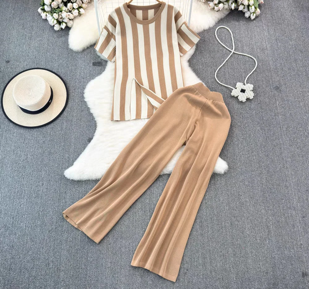 

Модный простой свободный комплект из двух предметов, женский летний Повседневный Трикотажный костюм, широкие брюки с высокой талией и футболка с разрезом в полоску, костюм