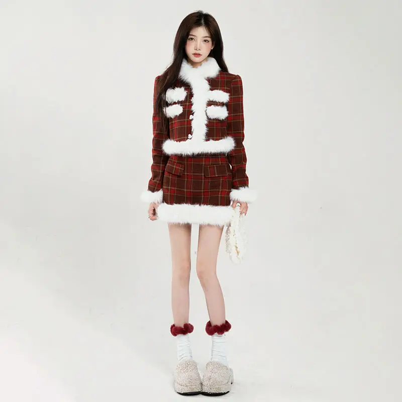 Women Y2k Style Plaid Tweed Set Fall Winter Christmas Year Outfit Short Jackets and Mini Sexy A-line Skirts Furry Two-piece Suit
Women Y2k Style Plaid Tweed Set Fall Winter Christmas Year Outfit Short Jackets and Mini Sexy A-line Skirts Furry Two-piece Suit